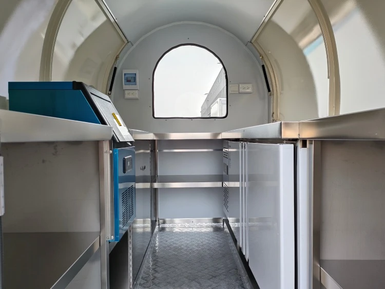 Inside-Mobile-Trailer-Bar